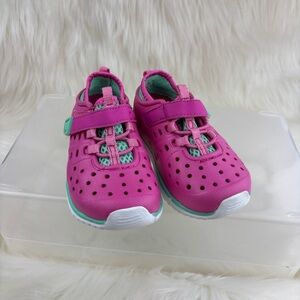 LILY&DAN Vibrant Pink Kids Water Shoes with Hook and loop  Strap Size 5/6